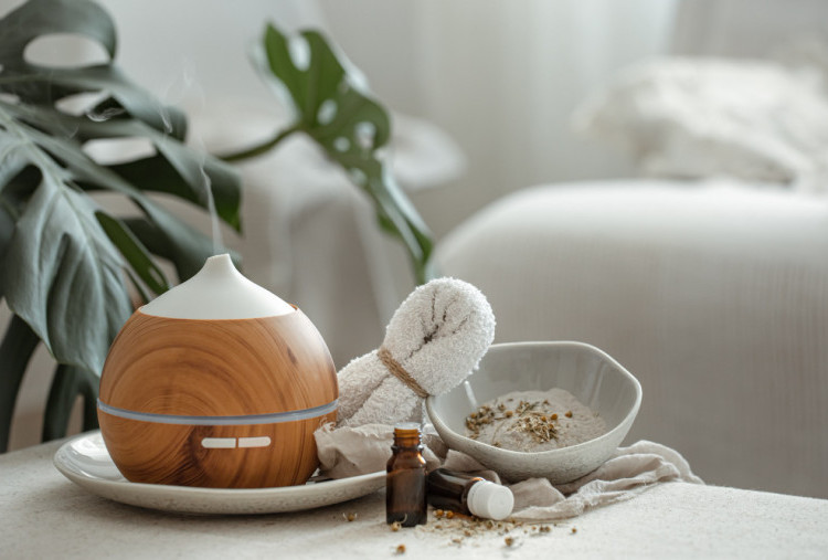 4 Teknik Penggunaan Aromaterapi untuk Relaksasi dan Kesehatan Mental di Era Modern