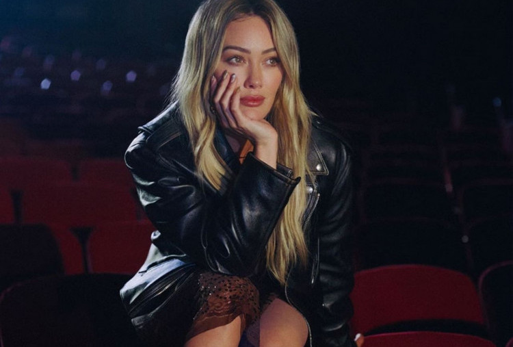 Vakum 10 Tahun, Hilary Duff Luncurkan Mature: Titik Temu Dirinya Sekarang dan Saat Masih Gadis 