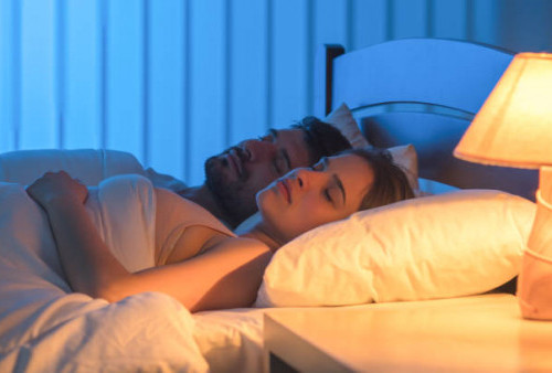 Sering Mendengkur saat Tidur? Menurut Ahli Hindarilah 8 Makanan dan Minuman Ini