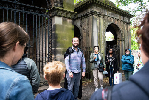 Wisata Harry Potter Bikin Bisnis di Edinburgh Panen Besar