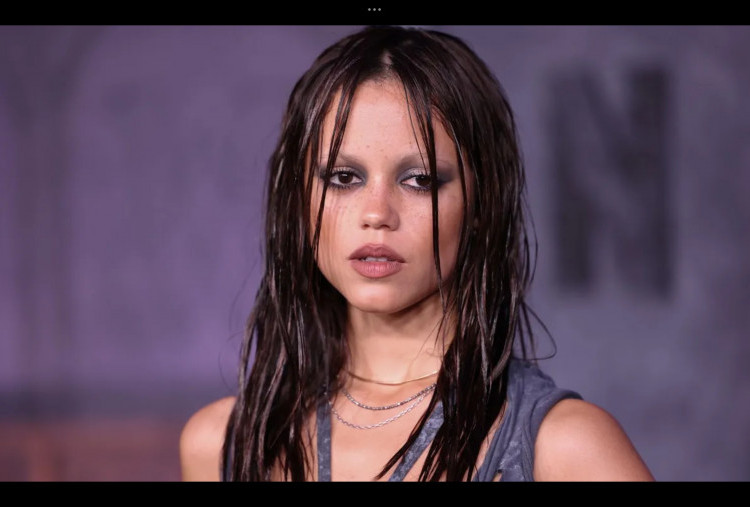 Lazy Eye Makeup ala Jenna Ortega, Gaya Effortless yang Digemari Anak Muda