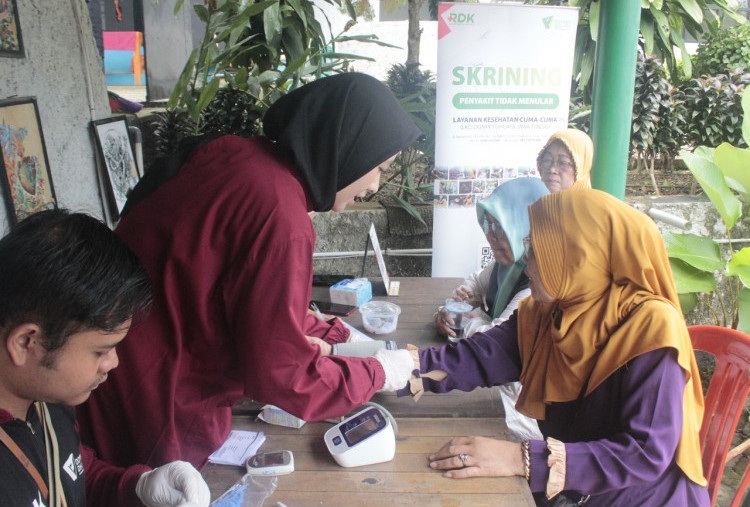 RDK LKC Dompet Dhuafa Tingkatkan Akses Kesehatan di Cilacap Barat Lewat Layanan dan Ambulan Gratis