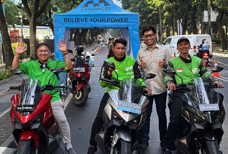 MAKA Motors Bagi-bagi Motor Listrik Untuk Mitra Gojek