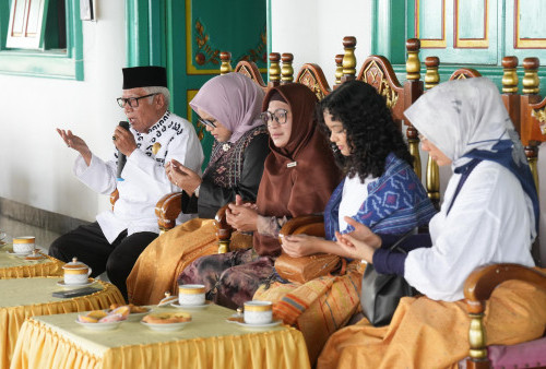 Disaksikan Fery Farhati, Jojau Kesultanan Tidore Doakan Anies Baswedan Menang Pilpres 2024
