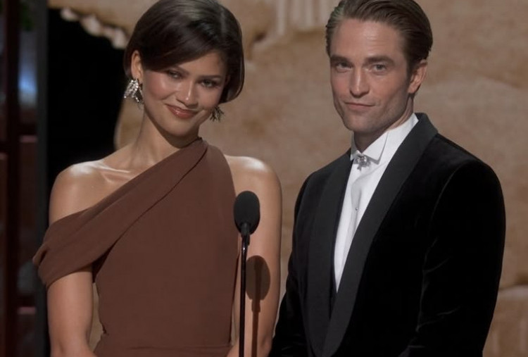 Waduh! Robert Pattinson Tak Mengenali Zendaya Saat Syuting The Odyssey