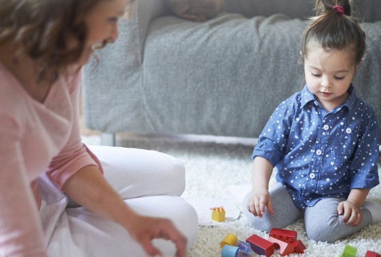 7 Ide Permainan Sensori Anak Usia 1-3 Tahun untuk Melatih Motorik Halus Sejak Dini