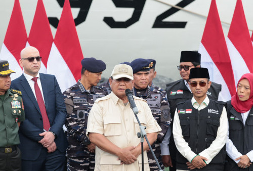 Prabowo Lepas Keberangkatan Kapal RS TNI KRI Radjiman untuk Kirim Bantuan ke Palestina