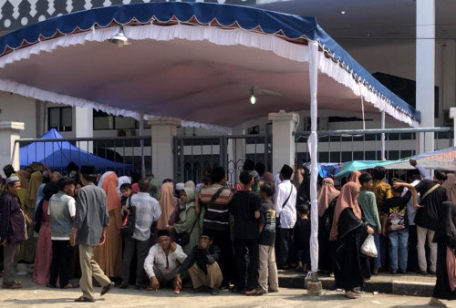 Ribuan Pengantar Calon Jamaah Haji Padati Asrama Haji Pondok Gede