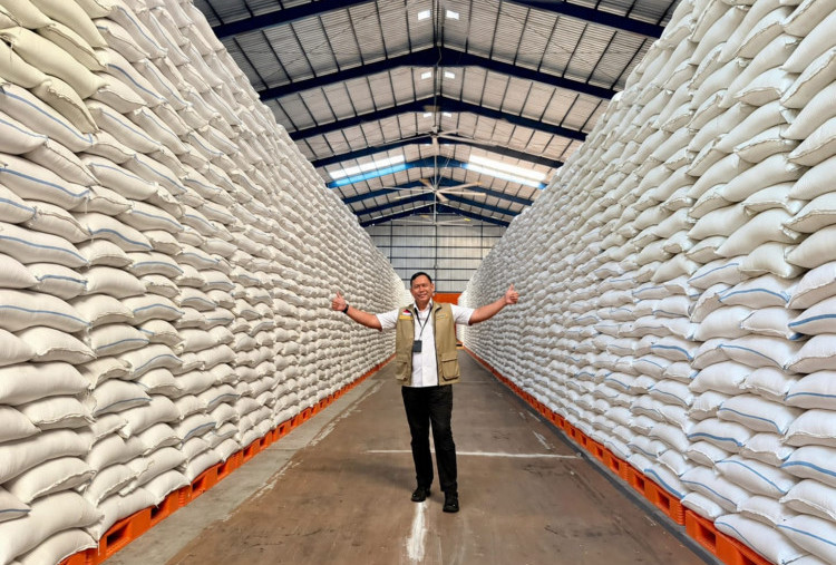 Tinta Emas Ahmad Rizal Ramdhani Pimpin BULOG, Torehkan Rekor Pengadaan Beras 4 Juta Ton