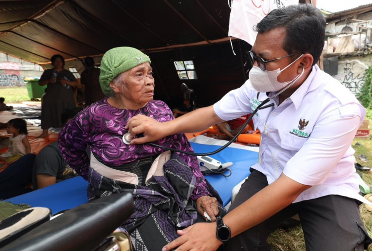 BAZNAS Beri Layanan Kesehatan dan Pengobatan Gratis bagi Warga Terdampak Kebakaran Kemayoran