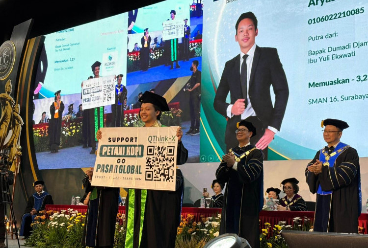 Wisudawan Universitas Ciputra Hubungkan 50 Petani Kopi dengan Buyer Internasional Lewat Aplikasi Qthink X