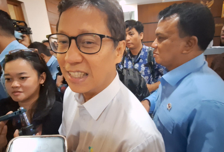 Menkes Imbau Warga Terdampak Abu Vulkanik Gunung Anak Krakatau Tetap di Rumah