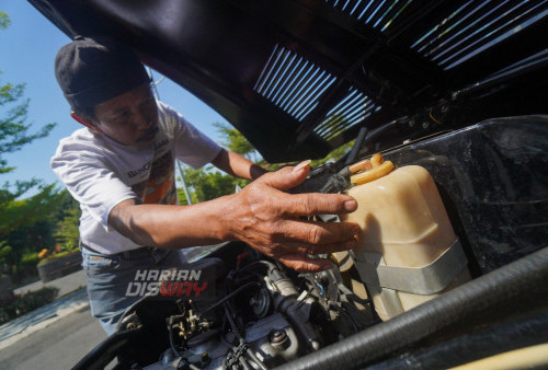 Sejumlah pecinta mobil lawas Fiat yang tergabung dalam Komunitas Indonesia Fiat Club memajang kendaraannya di Cafe Tenda, Darmo Permai, Surabaya, Jawa Timur, Sabtu 30 Juli 2022. Sebanyak 150 mobil klasik yang dipajang tersebut untuk mengikuti Jambore Nasional, sekaligus Musyawarah Nasional (Munas) untuk memilih Presiden Indonesia Fiat Club periode 2022-2026. Jambore Nasional yang digelar itu diharapannya bisa mempererat tali silaturahmi sekaligus membangun jejaring bisnis, terutama kemudahan mendapatkan suku cadang.