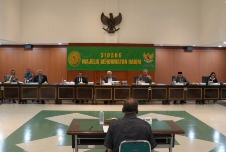 Tamat Sudah Karier Hakim SW, Terbukti Terima Uang Suap Rp2 M dan Pengurusan Perkara