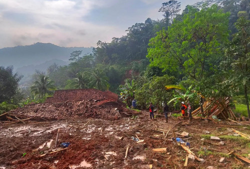 Sembilan Orang Dinyatakan Hilang Pasca Banjir Bandang dan Tanah Longsor di Bandung Barat 