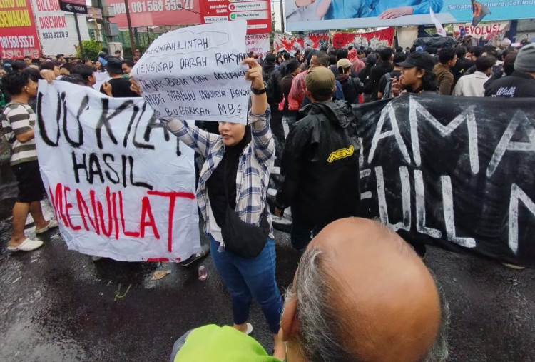 Demo Gejayan Jogja, Massa Tuntut Hentikan MBG, Tolak UU TNI hingga Soroti Dugaan Korupsi Mandala Krida
