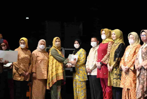 Kabupaten OKU Raih Penghargaan Pada Festival Anjungan Sumsel 2022
