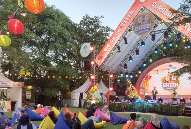 Gig on The Green Surabaya Hadirkan Klantink, Inggid Wakano, dan Sajian Khas Aussie Sausage Sizzle