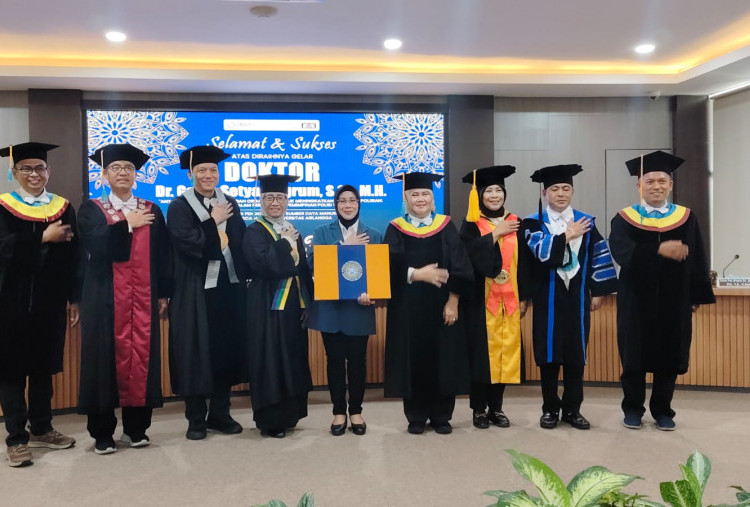 Raih Gelar Doktor Unair, Kombespol Ganis Tegaskan Peran Strategis Polwan dalam Transformasi Polri