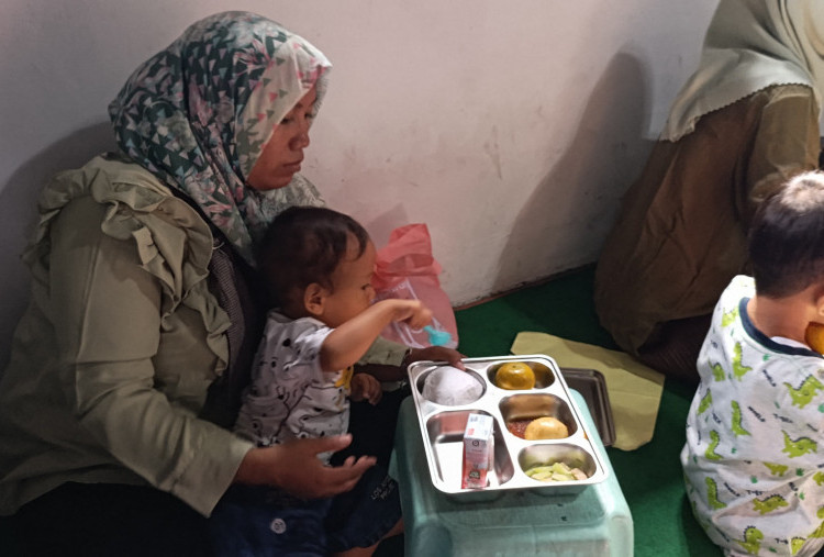 Makan Bergizi Gratis Didukung Masyarakat Ciracas, Perut Kenyang Sekaligus dapat Edukasi