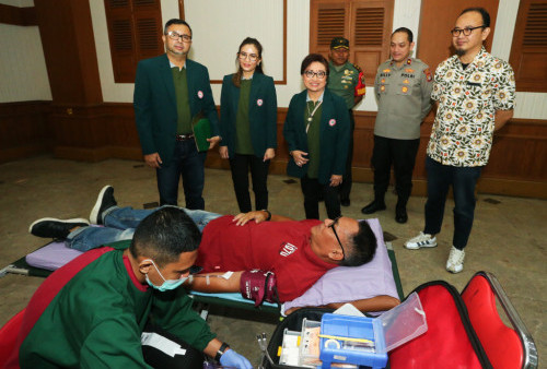 Sebagai puncaknya, IDI Cabang Jakarta Barat mengajak masyarakat untuk Jalan Sehat dan Senam pada 3 Desember nanti di Kantor Walikota. Rangkaian acara tersebut menjadi cara IDI Cabang Jakarta Barat untuk mensyukuri pertambahan usia organisasi profesi mereka.  (Raka Denny/Harian Disway)