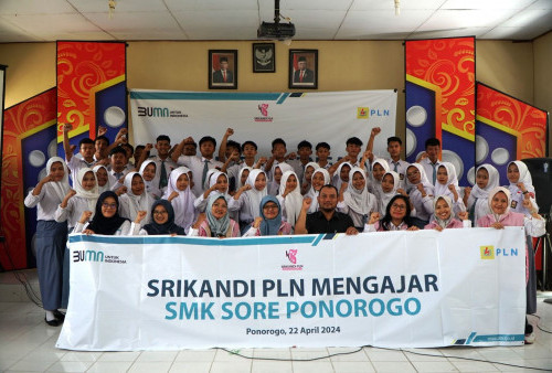 Peringatan Hari Kartini: Srikandi PLN Berikan Edukasi ke Siswi SMK Sore 1 Ponorogo, Beberkan Pengalaman dan Pengetahuan Soal Kelistrikan 