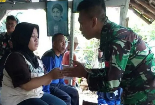 Anggota TNI yang Tendang Motor Ibu-Ibu Bonceng Anak di Bekasi Minta Maaf, Netizen Salah Fokus Plafon Rumah Korban