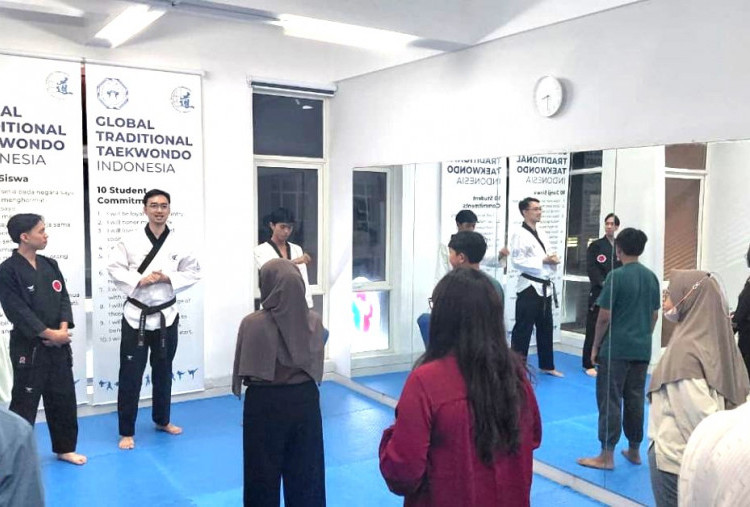 Belajar Gerakan Dasar Taekwondo di Hwarang Korean Arts Academy, Split Kaki Wajib Dikuasai?