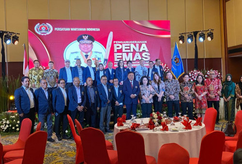 Gubernur Sulawesi Utara Terima Anugerah Pena Mas PWI