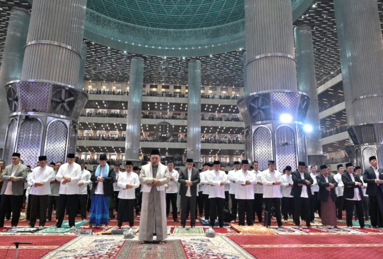 Presiden Prabowo Shalat Iduladha di Istiqlal dan Serahkan 985 Sapi Kurban ke Seluruh Daerah