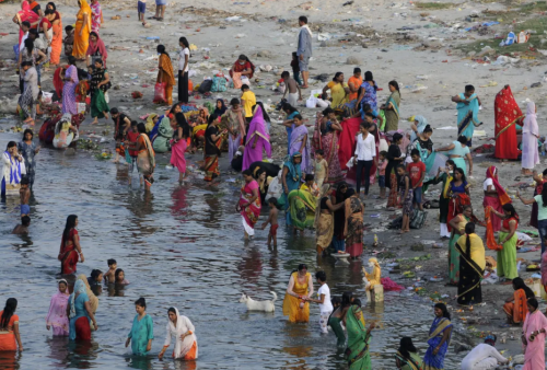 46 Orang Tenggelam Saat Festival Hindu di India