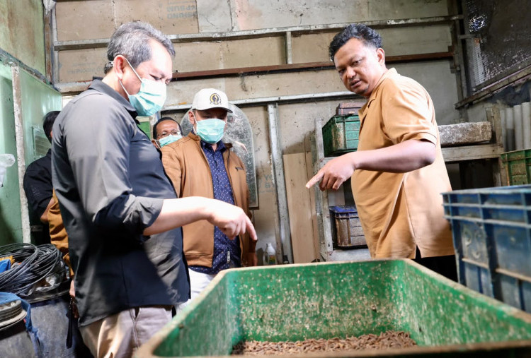 Pansus XXI DPRD Jabar Dorong Penguatan Komunitas Pengelola Sampah Berbasis Rumah Tangga Melalui Ranperda