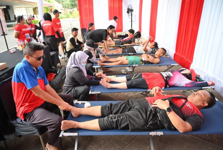 Pelari Soekarno Run BWX 2026 Nikmati Layanan Sport Massage dari Terapis Disabilitas Netra