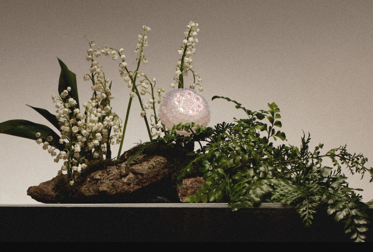 Faux Flora, Bunga Buatan yang Bantu Lebah Menemukan Bunga Asli di Tengah Polusi