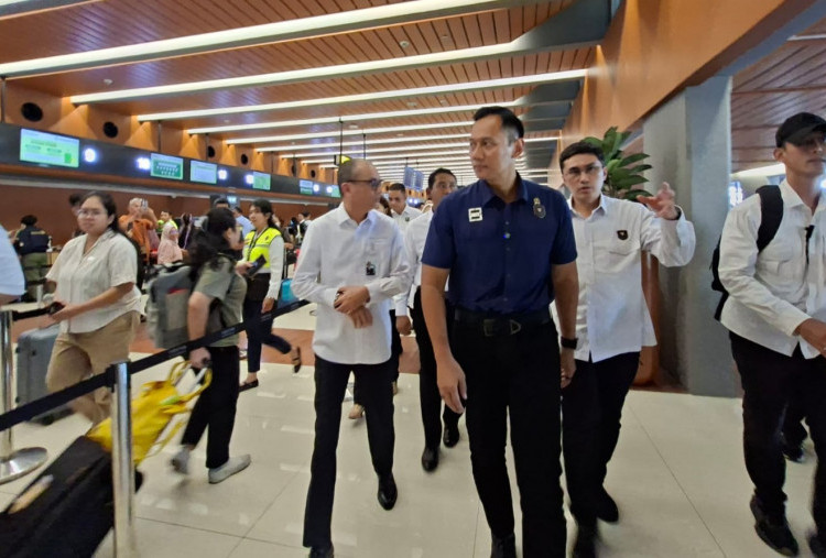 AHY Cek Kesiapan Angkutan Nataru 2025/2026 di Bandara Soetta, Penerbangan On Time!
