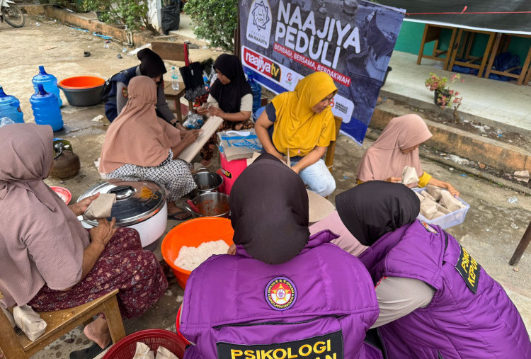 Tim Trauma Healing Polri Berikan Dukungan Psikososial untuk Penyintas Banjir Sumbar