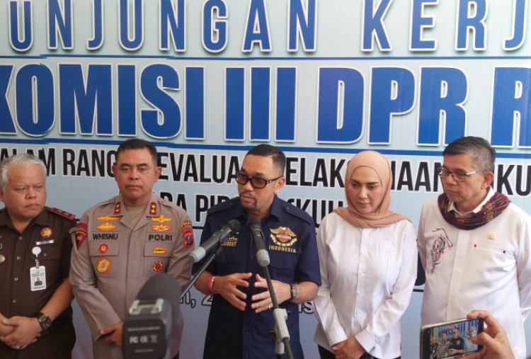 Ramai Seruan Bubarkan DPR, Ahmad Sahroni: Kritik Silakan, Jangan Berlebihan