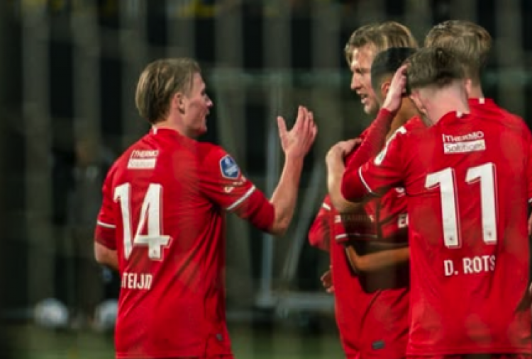 Fortuna Sittard vs Twente 1-2: Mees Hilgers Cs Naik ke 5 Besar Liga Belanda!