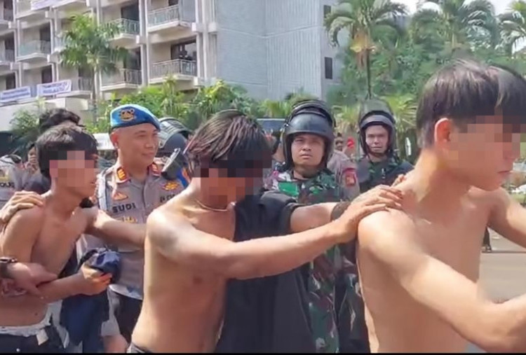 Eksekusi Lahan Blok 15 Eks Hotel Sultan Ricuh, 29 Petugas Gabungan Terluka dan 69 Orang Diamankan