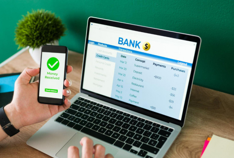 Pinjol, Pedang Bermata Dua: Dari Solusi Instan ke Jerat Utang Tanpa Akhir