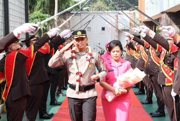 Disambut Pedang Pora, Kombes Wisnu Wardana Resmi Pimpin Polresta Bandara Soekarno-Hatta