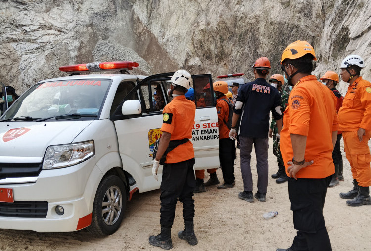 Identitas Korban Longsor Tambang Gunung Kuda Cirebon Terkuak, Tim SAR Masih Sisir Lokasi