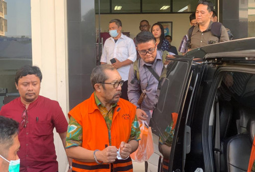 Eks Wakil Ketua DPRD Jatim Sahat Tua Simanjuntak Jalani Sidang Putusan Hari Ini