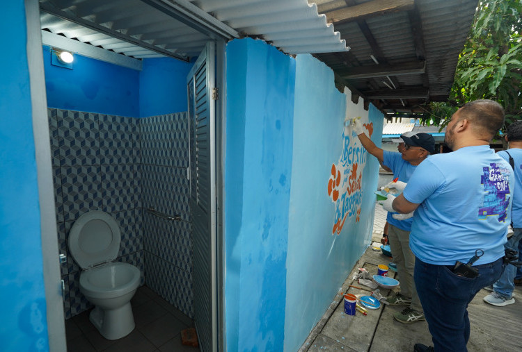 Rayakan Ulang Tahun ke 13, Pelindo Marine Bangun Toilet Sehat di Perkampungan Warga