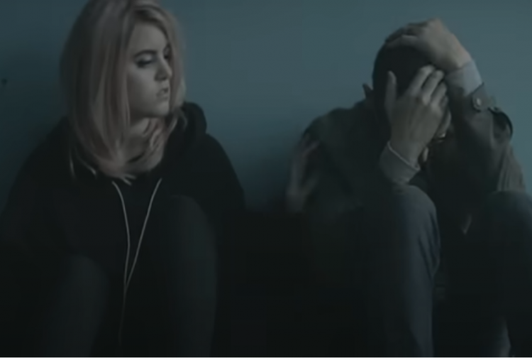 Lirik Lagu Heavy - Linkin Park feat Kiiara Lengkap dengan Chord Gitar