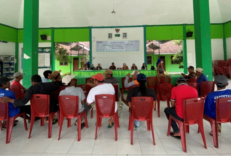 Tingkatkan Kesejahteraan Petani Tambak, Fakultas Hukum UNAIR Gelar Penyuluhan Hukum dan Pengelolaan Keuangan