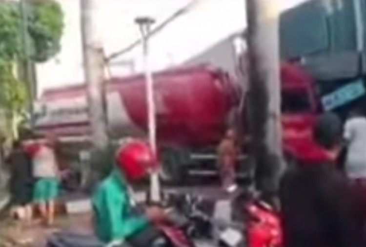 Detik-detik Truk Tangki Pertamina Tabrak 3 Ruko di Jaktim, Begini Nasib Pengemudi