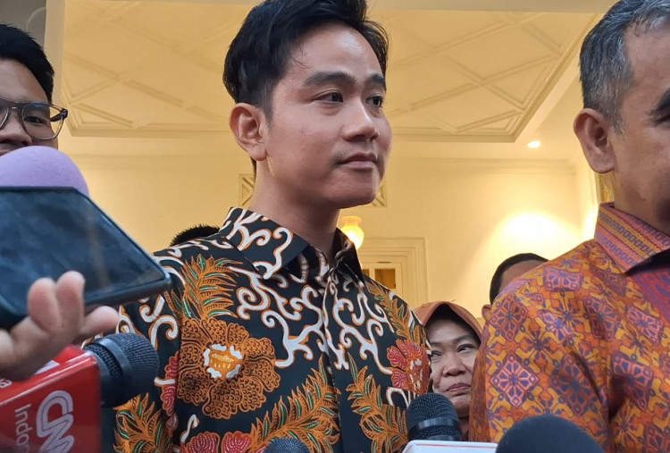 Diprediksi Bakal Gabung ke Golkar, Gibran: Tunggu Saja