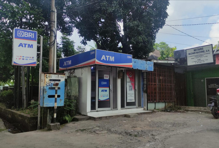 ATM BRI Mudah Ditemukan hingga Pelosok, Warga: Layanannya Lengkap dan Praktis!