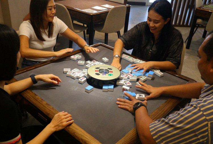 Harian Disway Main Mahjong Bareng di Titik Kumpul, Bikin Ketagihan Main